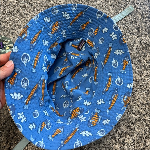 Patagonia Blue Kids Bucket Hat with Fish Design - Picture 1 of 3